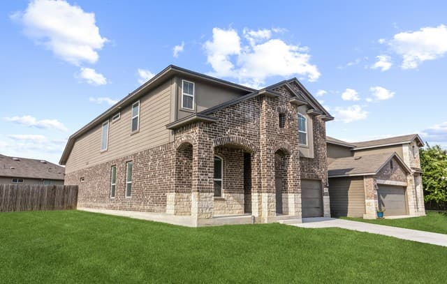 rental at 15143  Field Sparrow in San Antonio, TX — photo 2