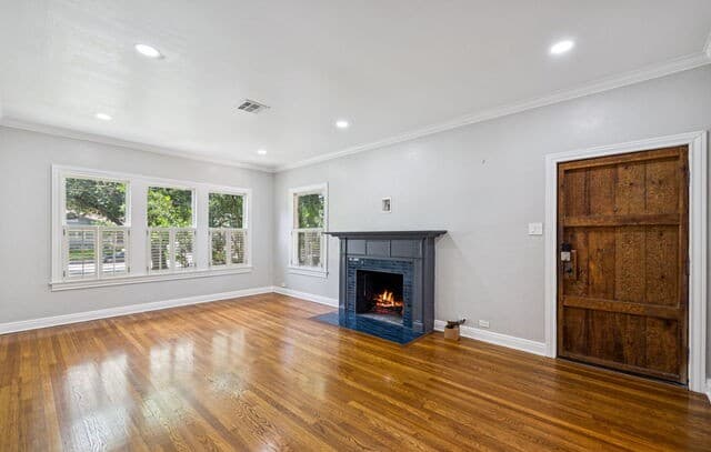 rental at 102  Nacogdoches Rd in Alamo Heights, TX — photo 3