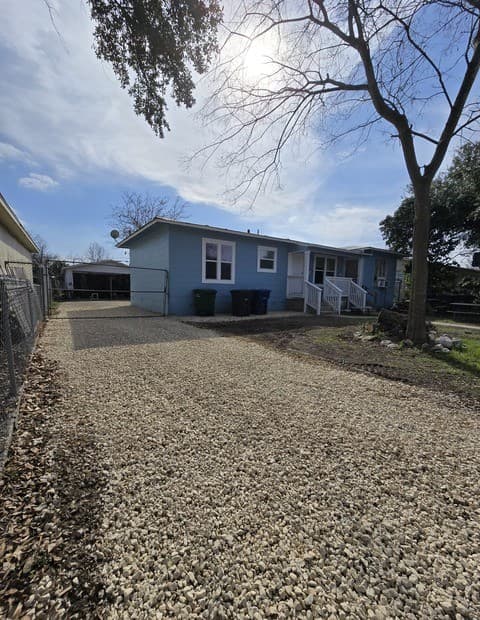rental at 1124  Fenfield in San Antonio, TX — photo 2