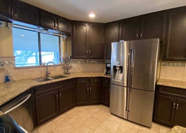 rental at 4534  Western Pine Woods in San Antonio, TX — photo 3