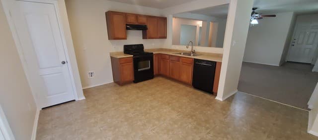 rental at 10018  Southern Sun in San Antonio, TX — photo 4