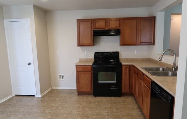rental at 10018  Southern Sun in San Antonio, TX — photo 5