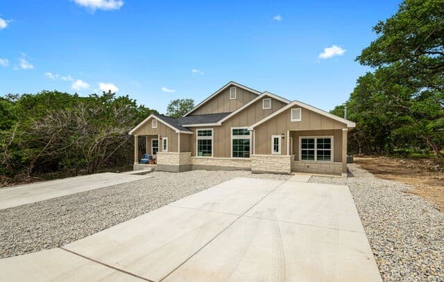 rental at 2560  Puter Creek Rd Unit B in Spring Branch, TX — photo 2