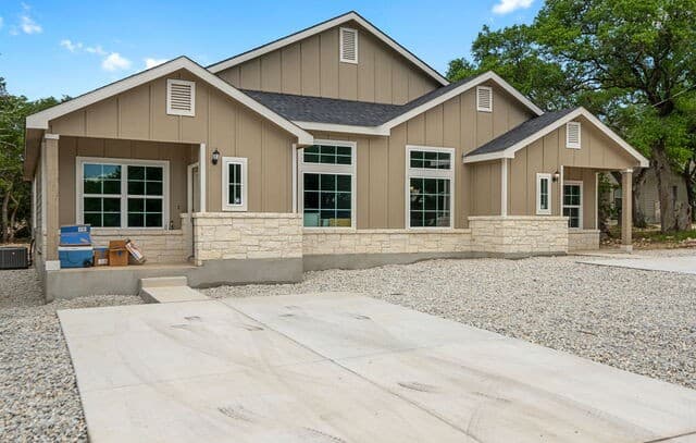 rental at 2560  Puter Creek Rd Unit B in Spring Branch, TX — photo 5