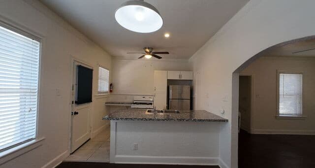 rental at 703 W French Pl Unit 4 in San Antonio, TX — photo 4