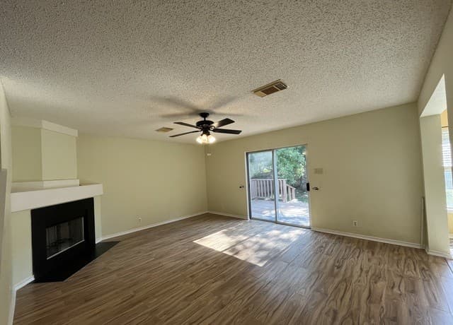 rental at 10403  Pelican Oak Dr in San Antonio, TX — photo 4