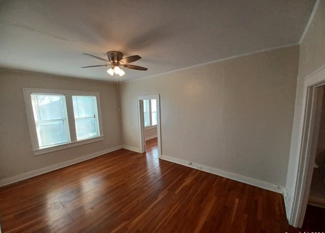 2-bedroom rental at 127 W Magnolia Ave Unit 4 in San Antonio, TX — photo 3