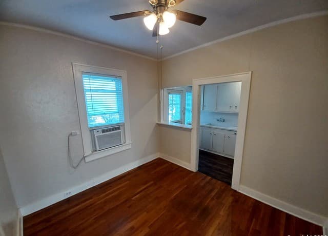 2-bedroom rental at 127 W Magnolia Ave Unit 4 in San Antonio, TX — photo 5