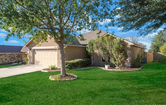 rental at 1634  Sunblossom Cir in New Braunfels, TX — photo 2