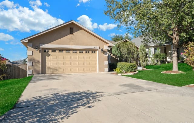 rental at 1634  Sunblossom Cir in New Braunfels, TX — photo 3