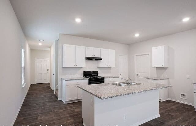 rental at 149  Middle Green in Floresville, TX — photo 4