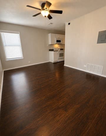 rental at 123  Harwood Dr Unit 1 in San Antonio, TX — photo 2