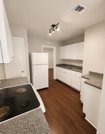 rental at 123  Harwood Dr Unit 1 in San Antonio, TX — photo 4