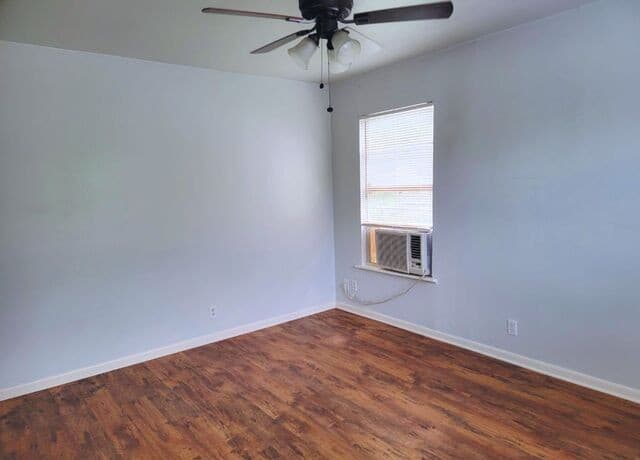 2-bedroom rental at 622 Bexar in San Antonio, TX — photo 2