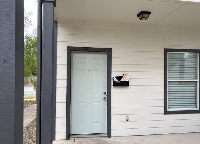 rental at 1707  Dawson St Unit 1101 in San Antonio, TX — photo 2
