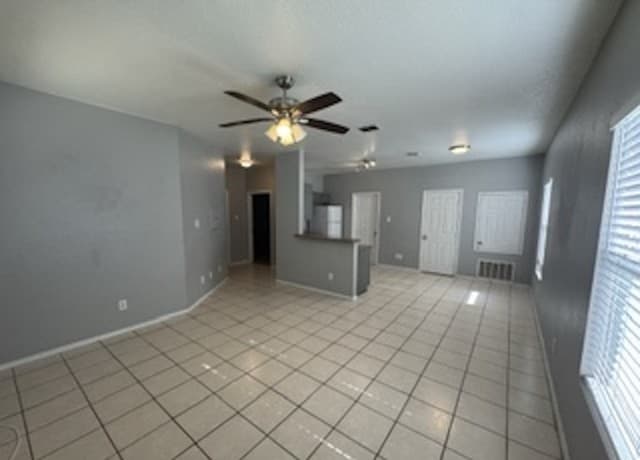 rental at 1707  Dawson St Unit 2101 in San Antonio, TX — photo 1