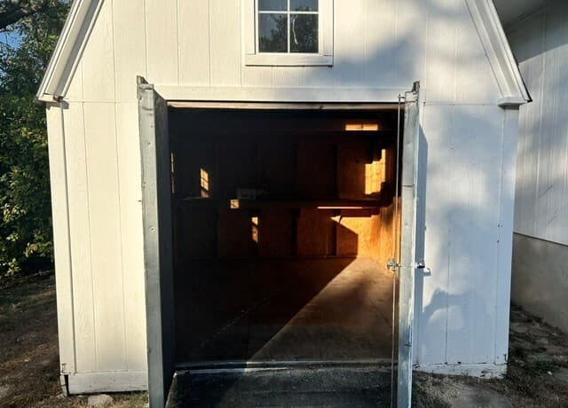 rental at 1106  Amanda in Canyon Lake, TX — photo 4