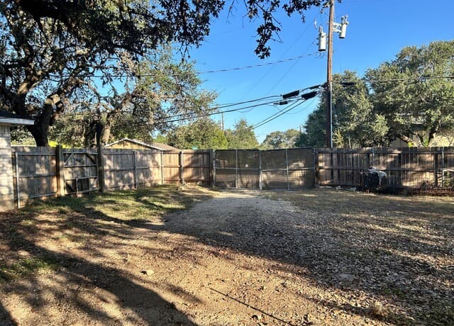 rental at 1106  Amanda in Canyon Lake, TX — photo 5