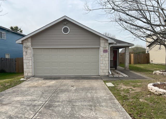 rental at 104  Briar St in Cibolo, TX — photo 1