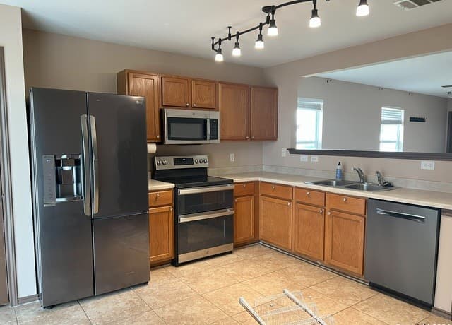 rental at 104  Briar St in Cibolo, TX — photo 5
