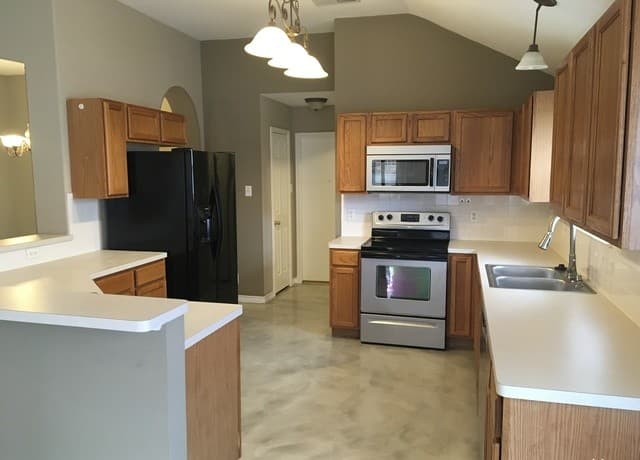rental at 824  Cross Branch Dr in Schertz, TX — photo 4