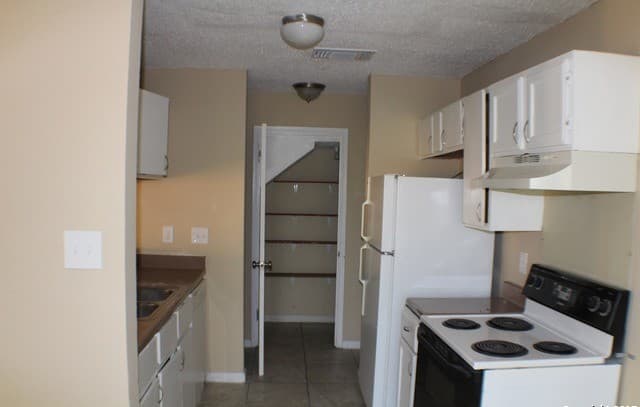 rental at 5216  Meadow Fld Unit 4 in San Antonio, TX — photo 5