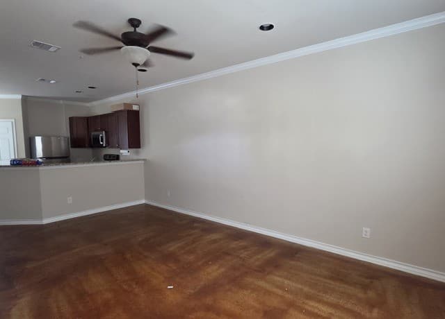 rental at 610  Meadow Arbor Ln Unit 2 in Universal City, TX — photo 2