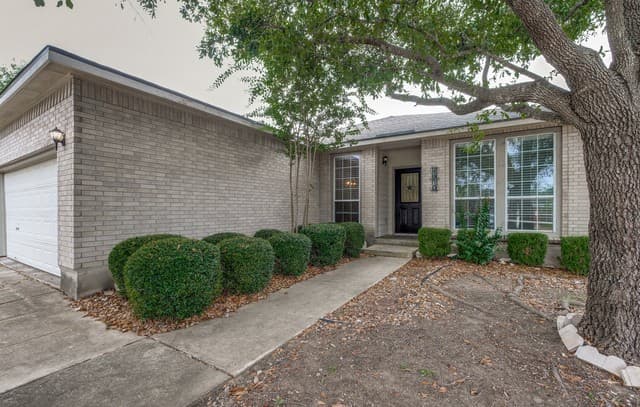 rental at 1970  Sunderidge in San Antonio, TX — photo 3