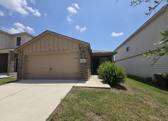rental at 3927  Turtle Crk in New Braunfels, TX — photo 2