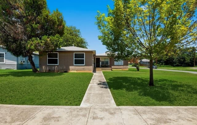 rental at 1503  Donaldson Ave in San Antonio, TX — photo 2