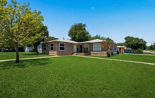 rental at 1503  Donaldson Ave in San Antonio, TX — photo 3