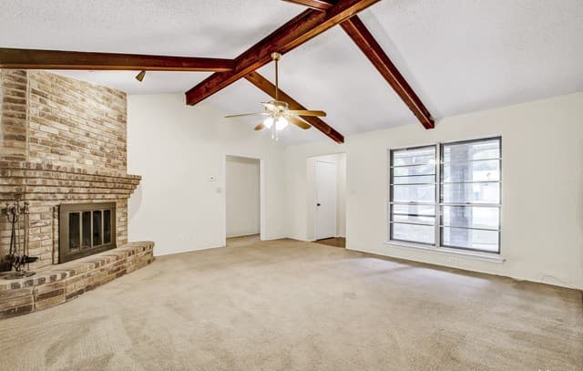 rental at 302  Gateway St in Converse, TX — photo 3