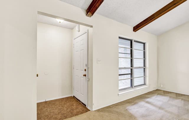 rental at 302  Gateway St in Converse, TX — photo 4