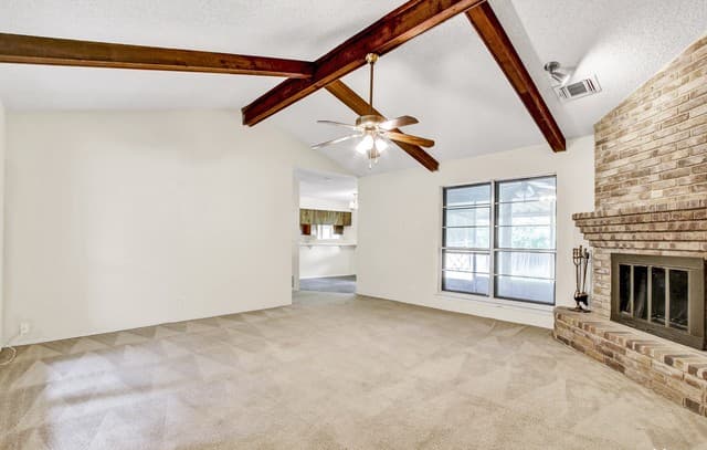 rental at 302  Gateway St in Converse, TX — photo 5