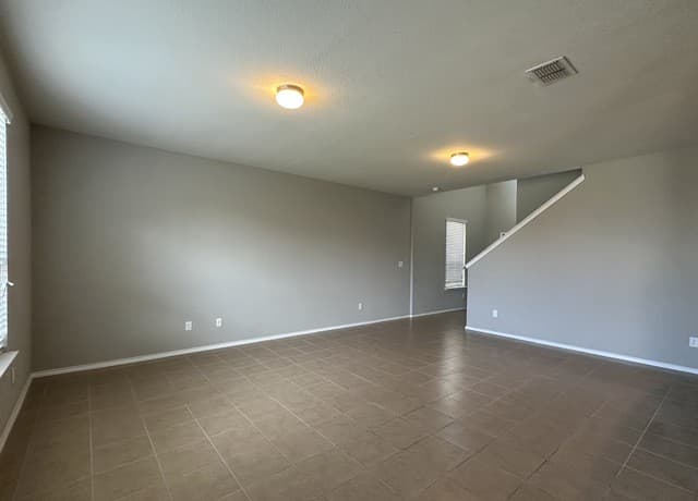 rental at 11746  Silver Fld in San Antonio, TX — photo 3