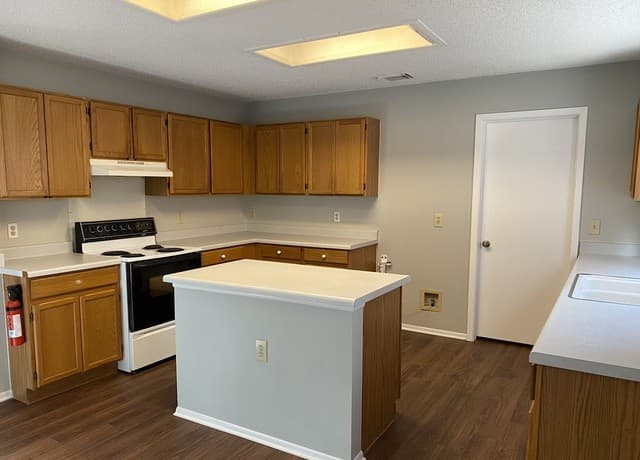 rental at 10811  Redbush Park in San Antonio, TX — photo 5