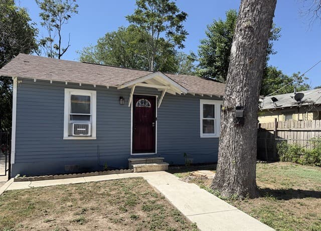 rental at 226  Wellington in San Antonio, TX — photo 1