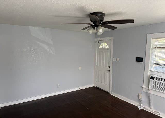 rental at 226  Wellington in San Antonio, TX — photo 2