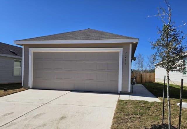 rental at 7239  Pasture Run in San Antonio, TX — photo 1