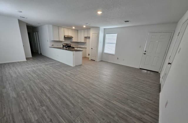 rental at 7239  Pasture Run in San Antonio, TX — photo 4