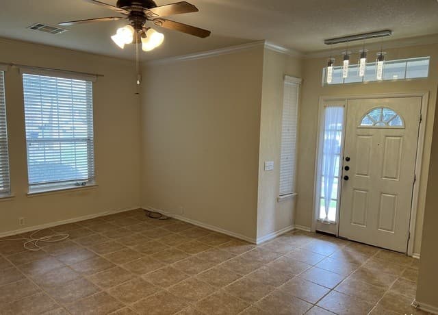 rental at 2532  Grayson Cir in San Antonio, TX — photo 2