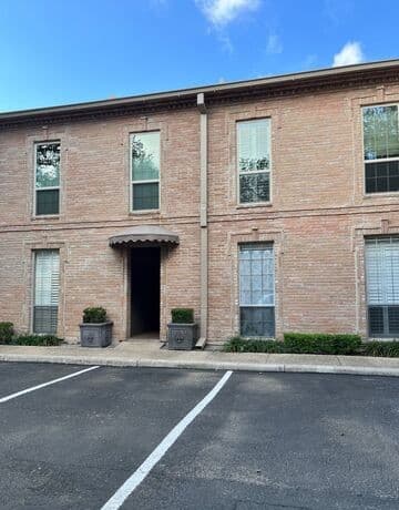 rental at 7707  Broadway Unit 3A in San Antonio, TX — photo 1