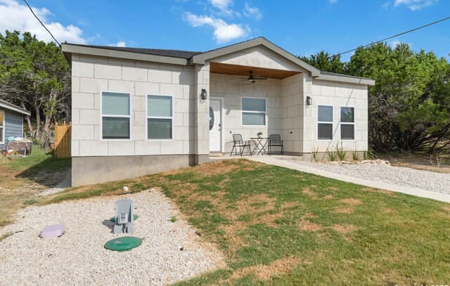 rental at 567  Hummingbird in Canyon Lake, TX — photo 2