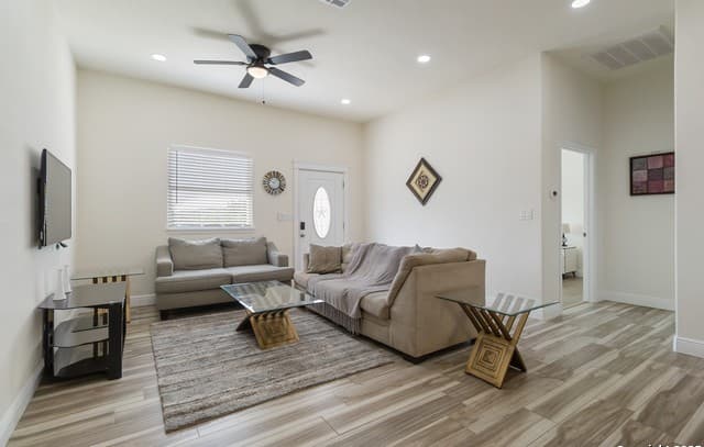 rental at 567  Hummingbird in Canyon Lake, TX — photo 3