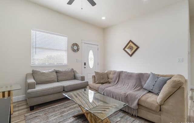 rental at 567  Hummingbird in Canyon Lake, TX — photo 4