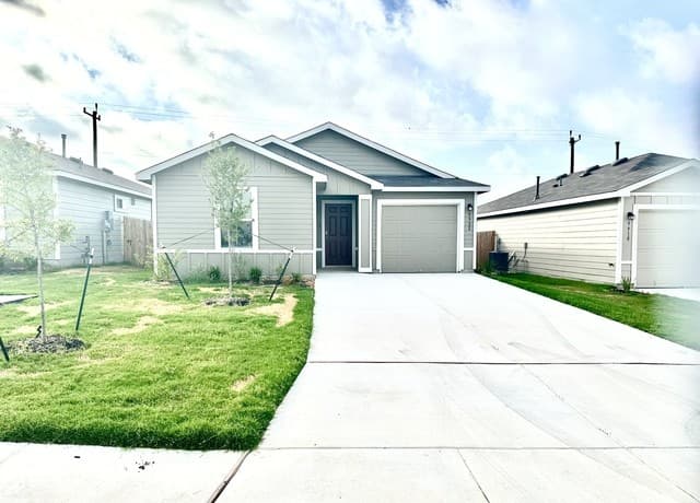rental at 9922  Yellow Lk in San Antonio, TX — photo 1