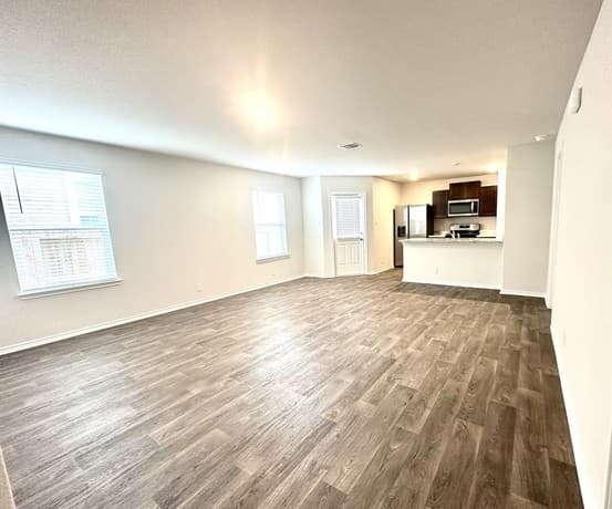 rental at 9922  Yellow Lk in San Antonio, TX — photo 2