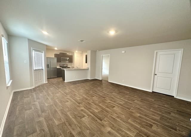 rental at 9922  Yellow Lk in San Antonio, TX — photo 3