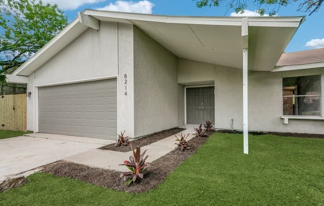 rental at 8214  Banbury Dr in San Antonio, TX — photo 2