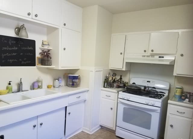 rental at 335 E Rosewood Ave Unit 5 in San Antonio, TX — photo 5
